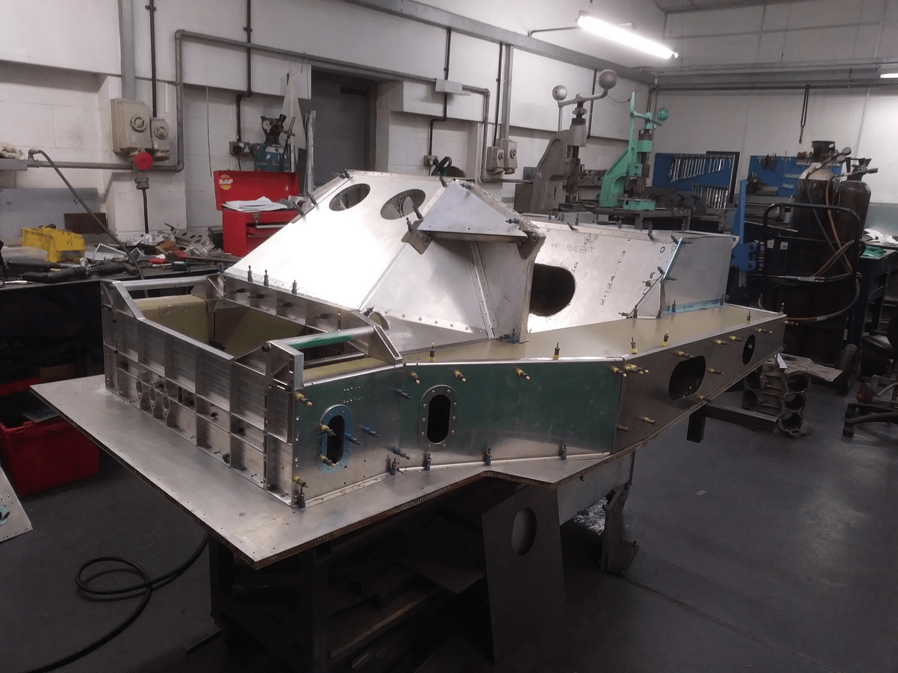 Nissan GTP-ZX Turbo chassis 2.png